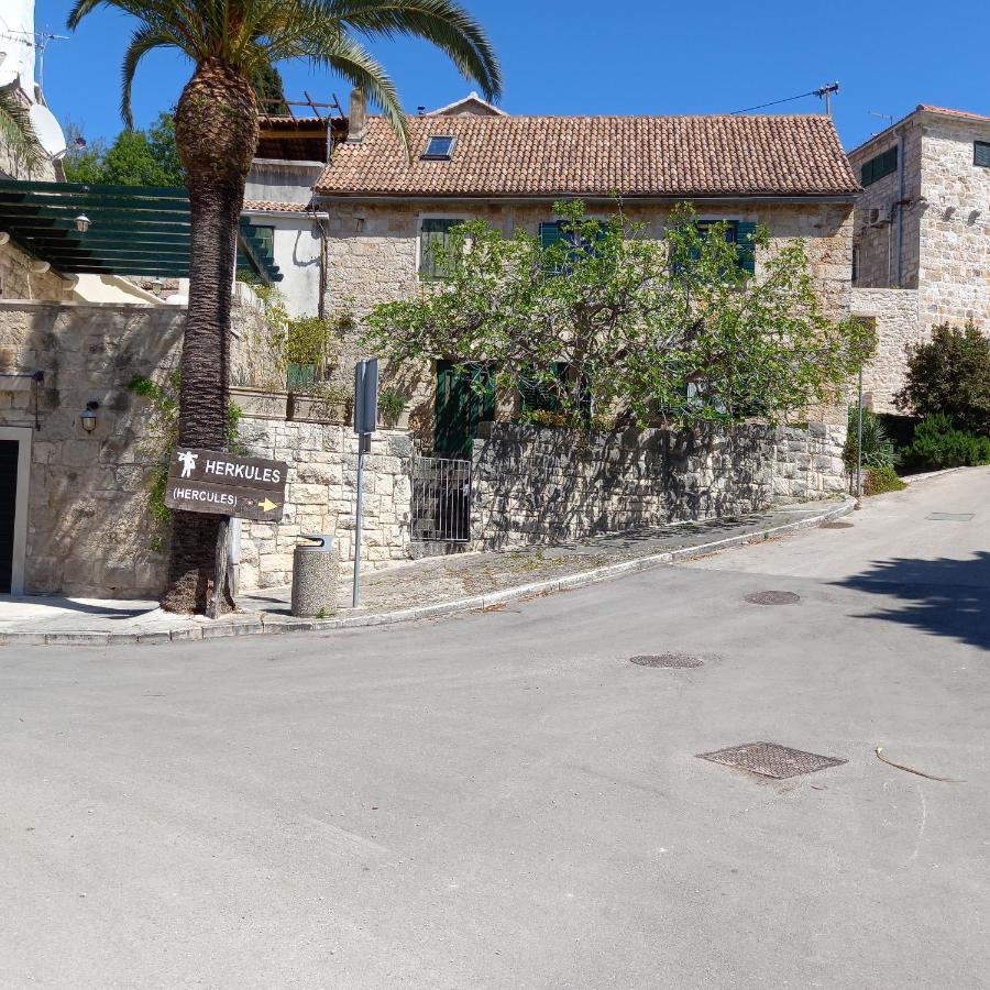 Villa Kuca Za Odmor Skalina - Sea View Splitska Exterior foto